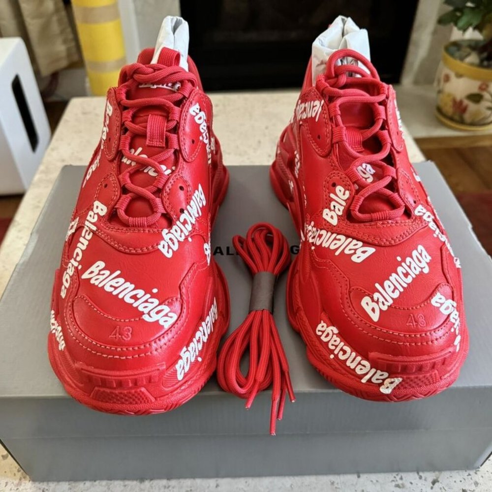 BALENCIAGA TRIPLE S ALLOVER LOGOTYPE 42 (US 9) BRAND NEW IN-BOX! - Picture 1 of 13